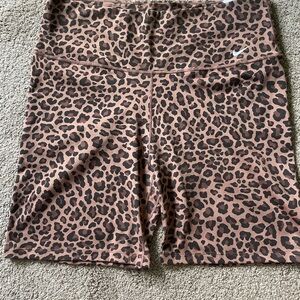 **Nike leopard biker shorts**